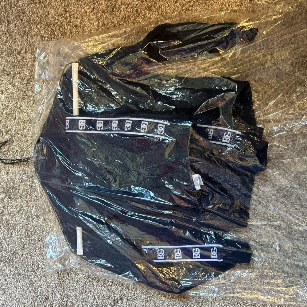 Kids dolce and gabbana (navy blue and white) size 6 (worn once) no flaws